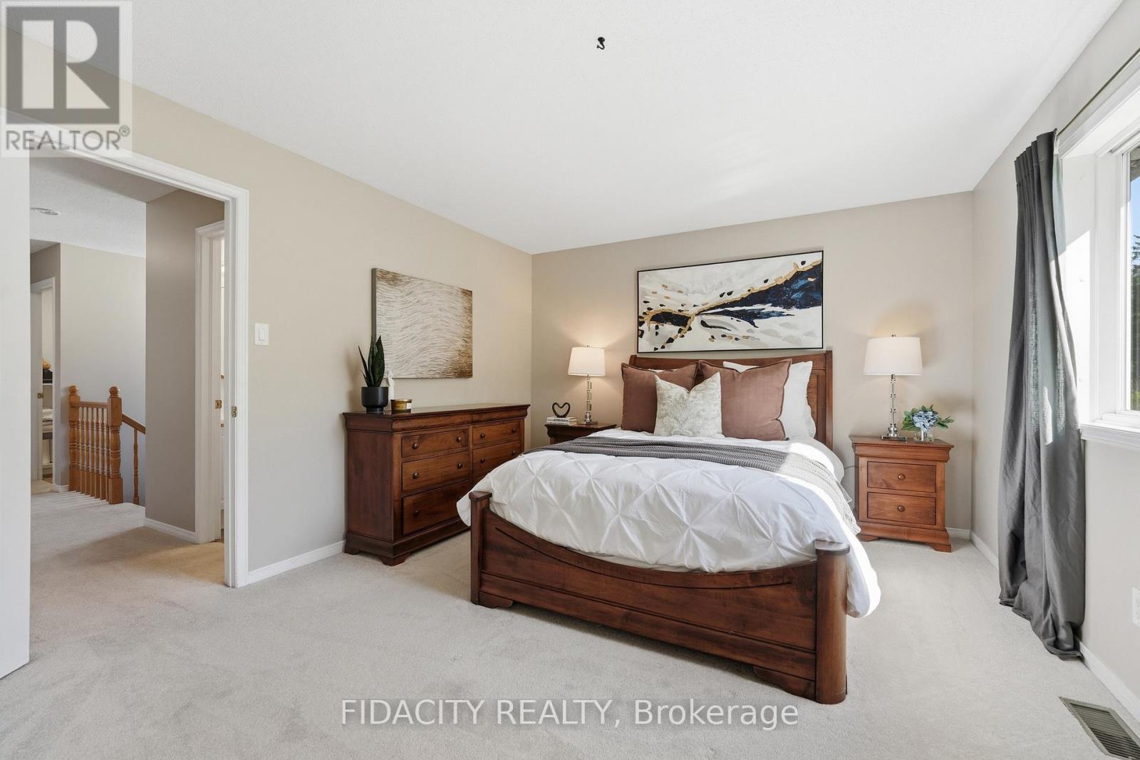 24 SIROCCO CRESCENT - 21
