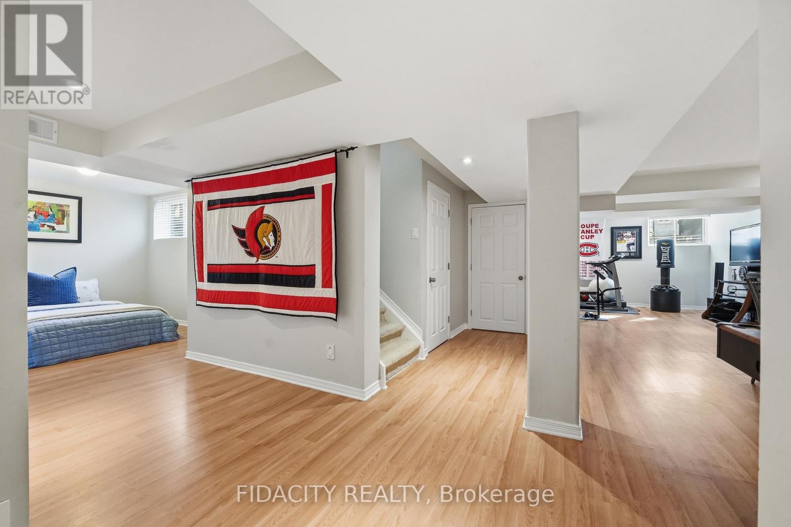 24 SIROCCO CRESCENT - 35