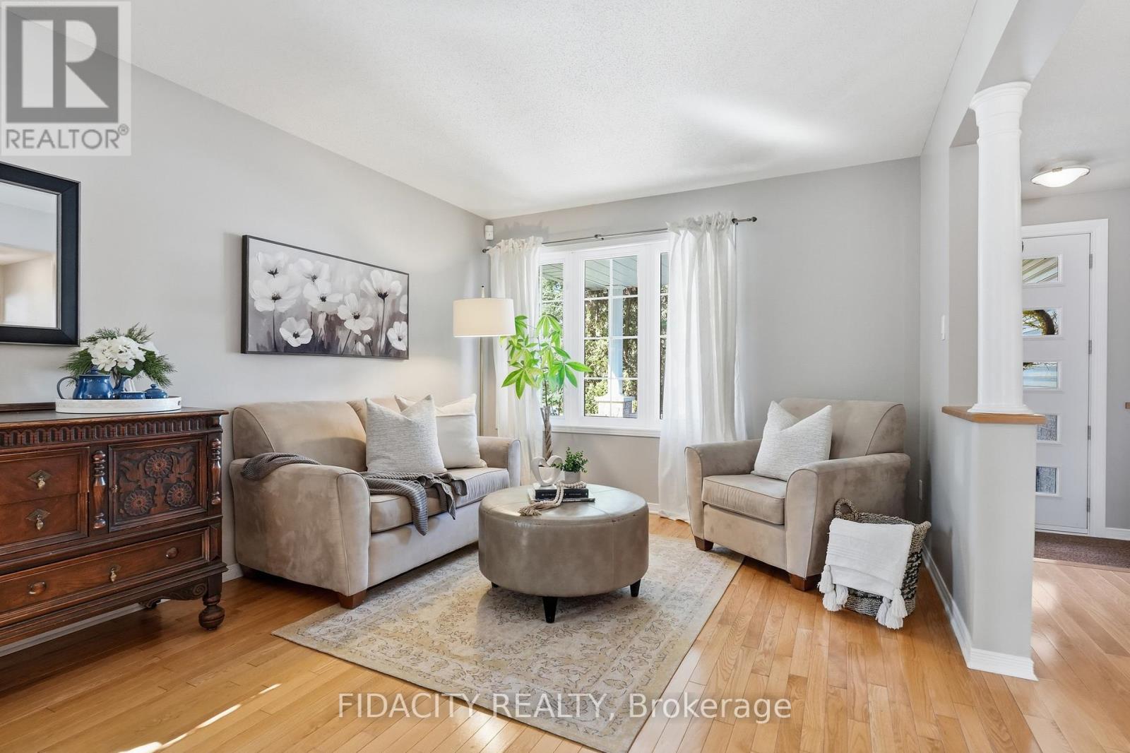 24 SIROCCO CRESCENT - 8