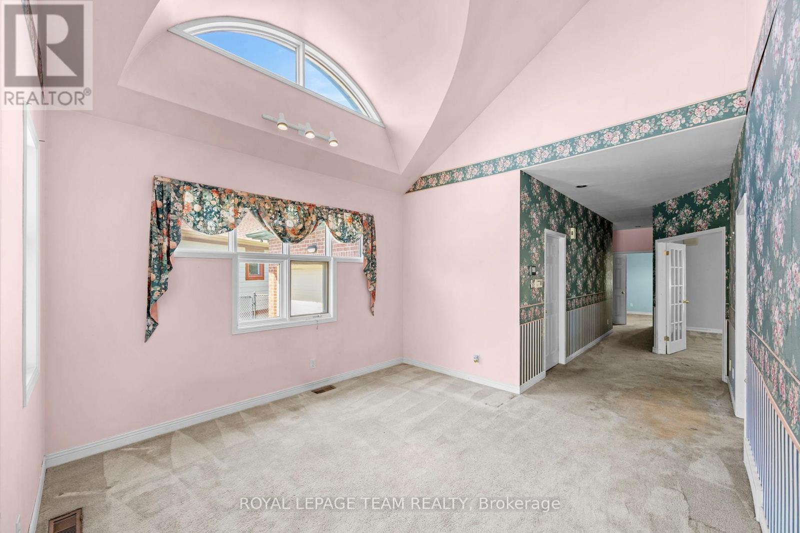33 CASTLETHORPE CRESCENT - 11