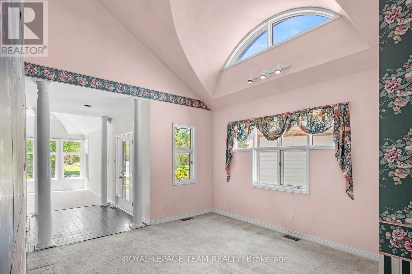 33 CASTLETHORPE CRESCENT - 12