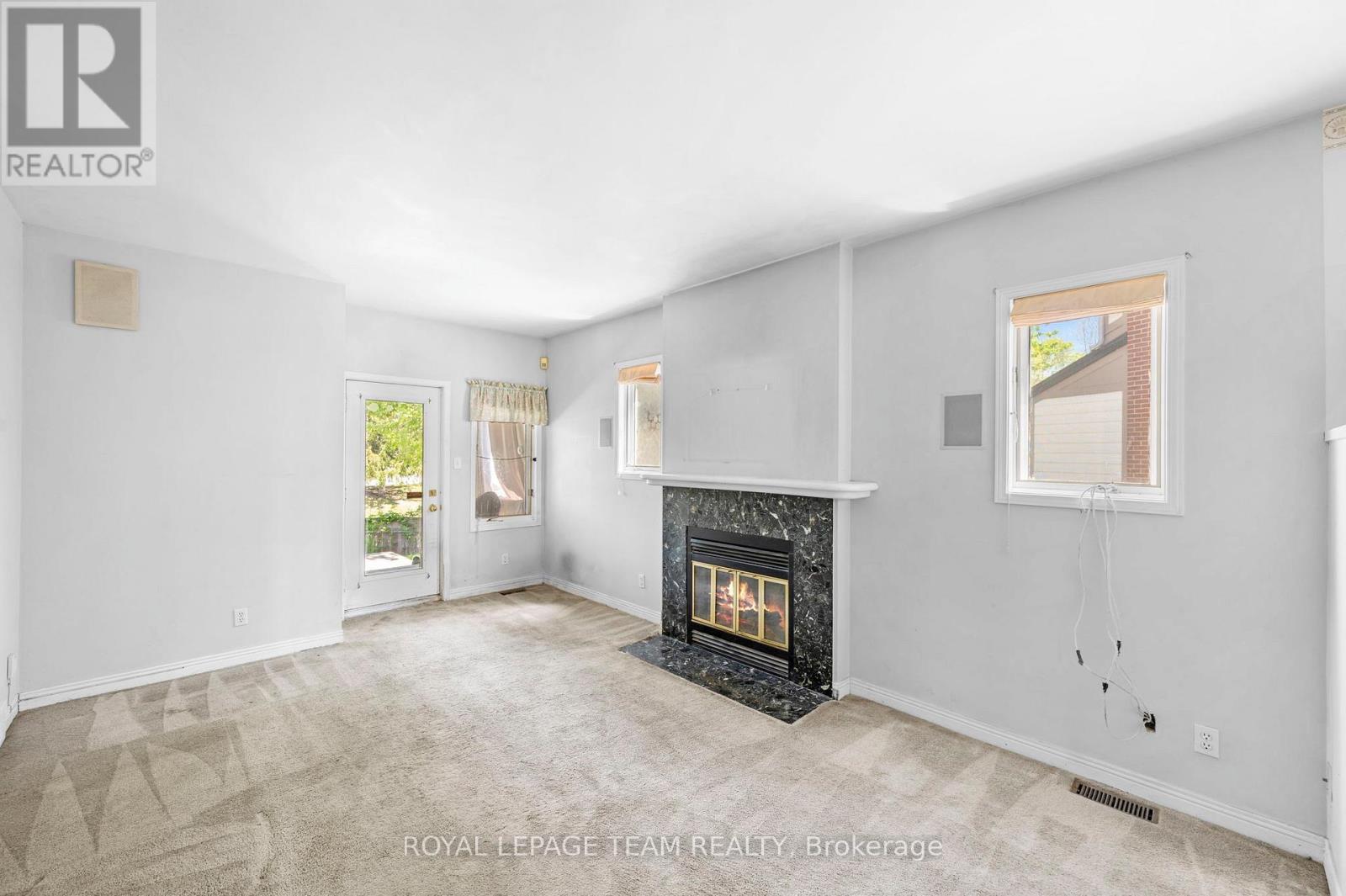 33 CASTLETHORPE CRESCENT - 18
