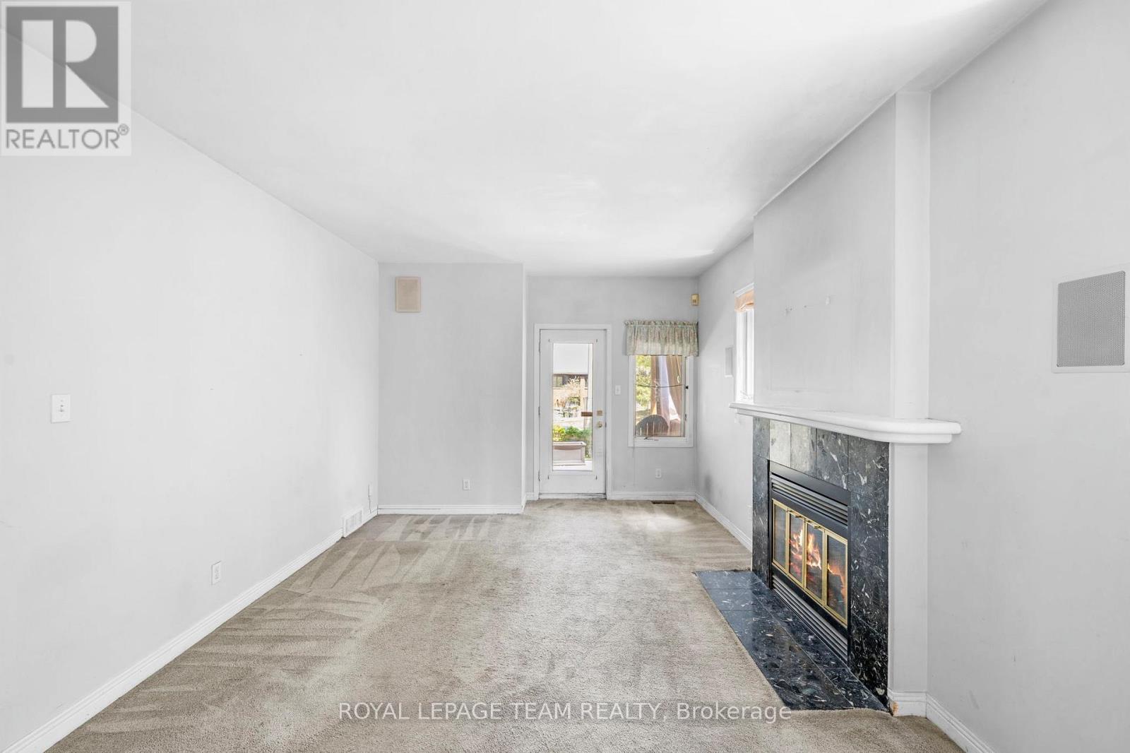 33 CASTLETHORPE CRESCENT - 19