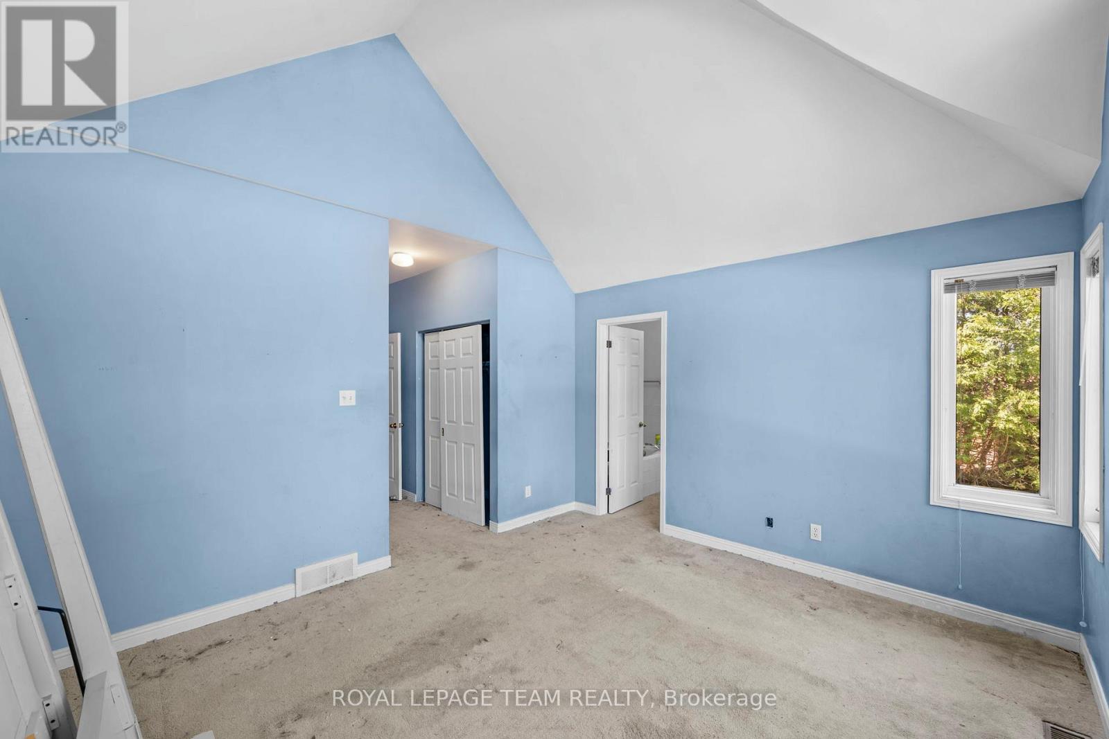 33 CASTLETHORPE CRESCENT - 20
