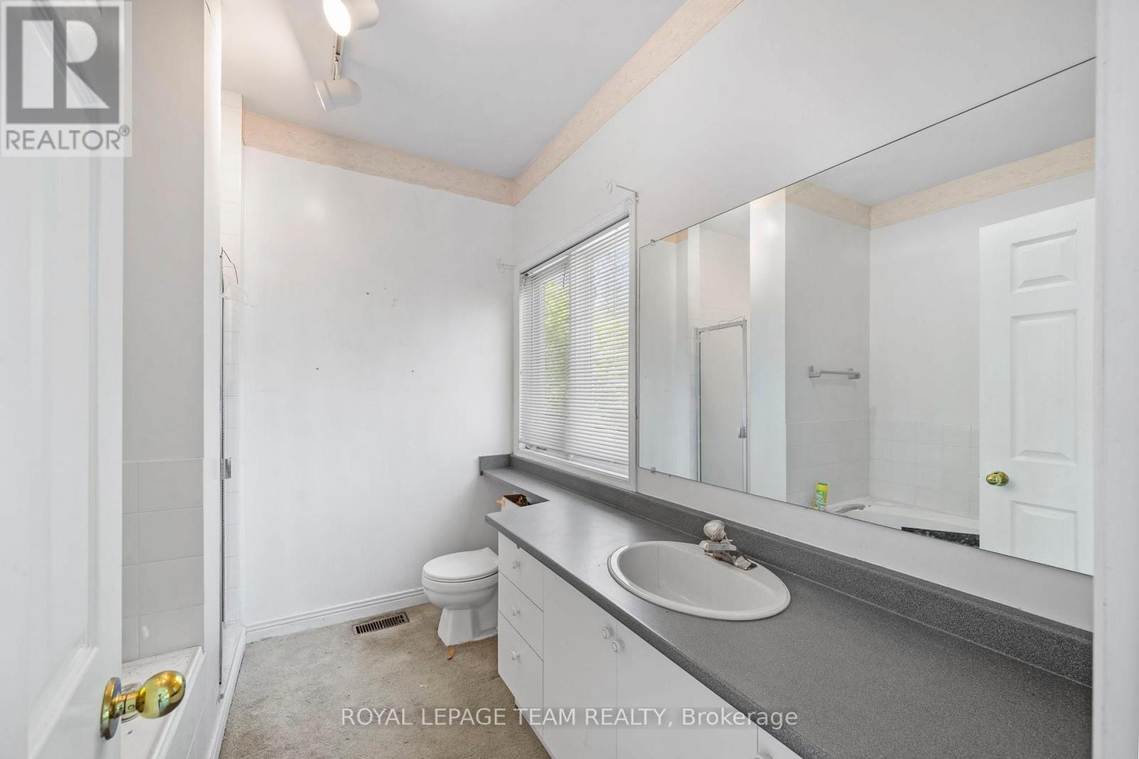33 CASTLETHORPE CRESCENT - 23