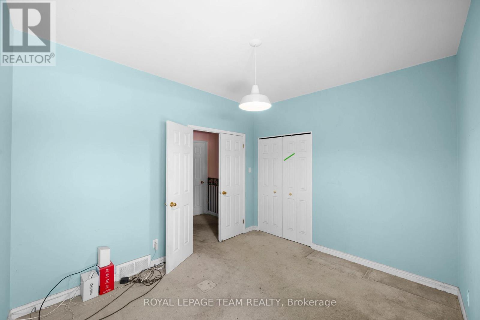 33 CASTLETHORPE CRESCENT - 24
