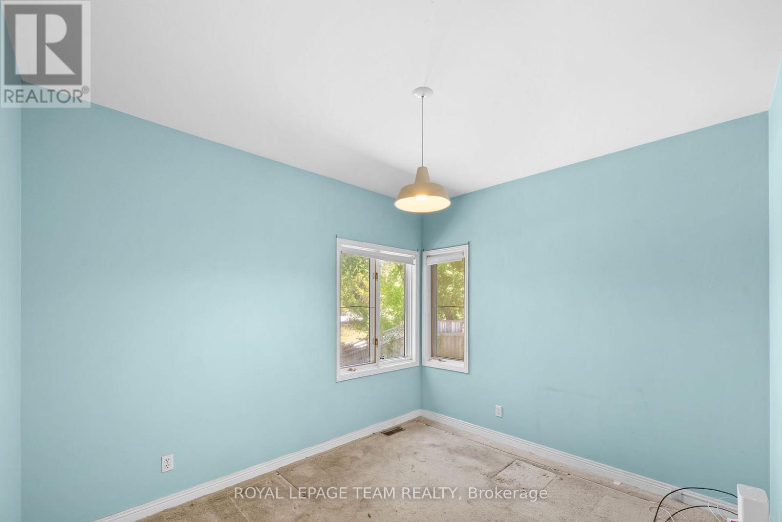 33 CASTLETHORPE CRESCENT - 25