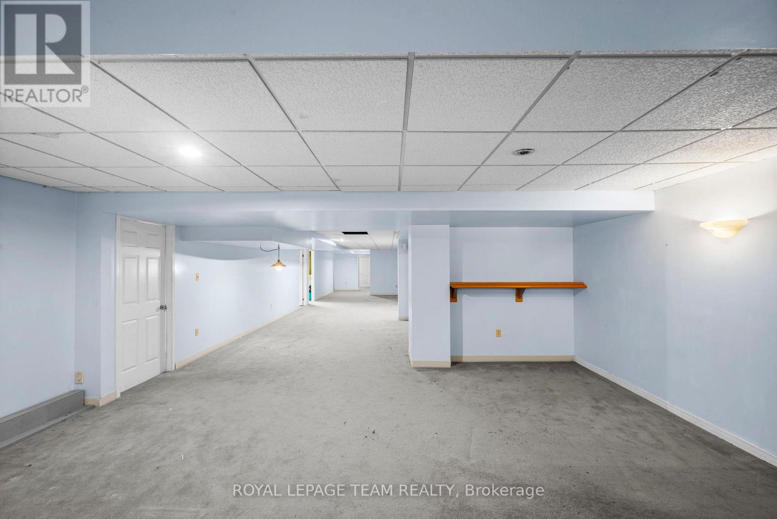 33 CASTLETHORPE CRESCENT - 32