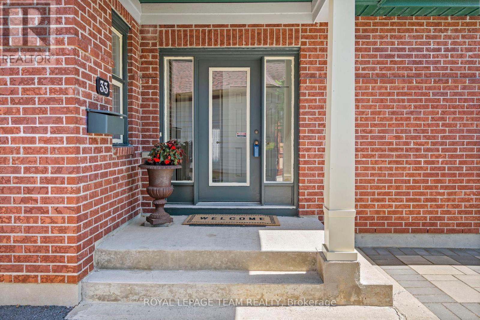 33 CASTLETHORPE CRESCENT - 4