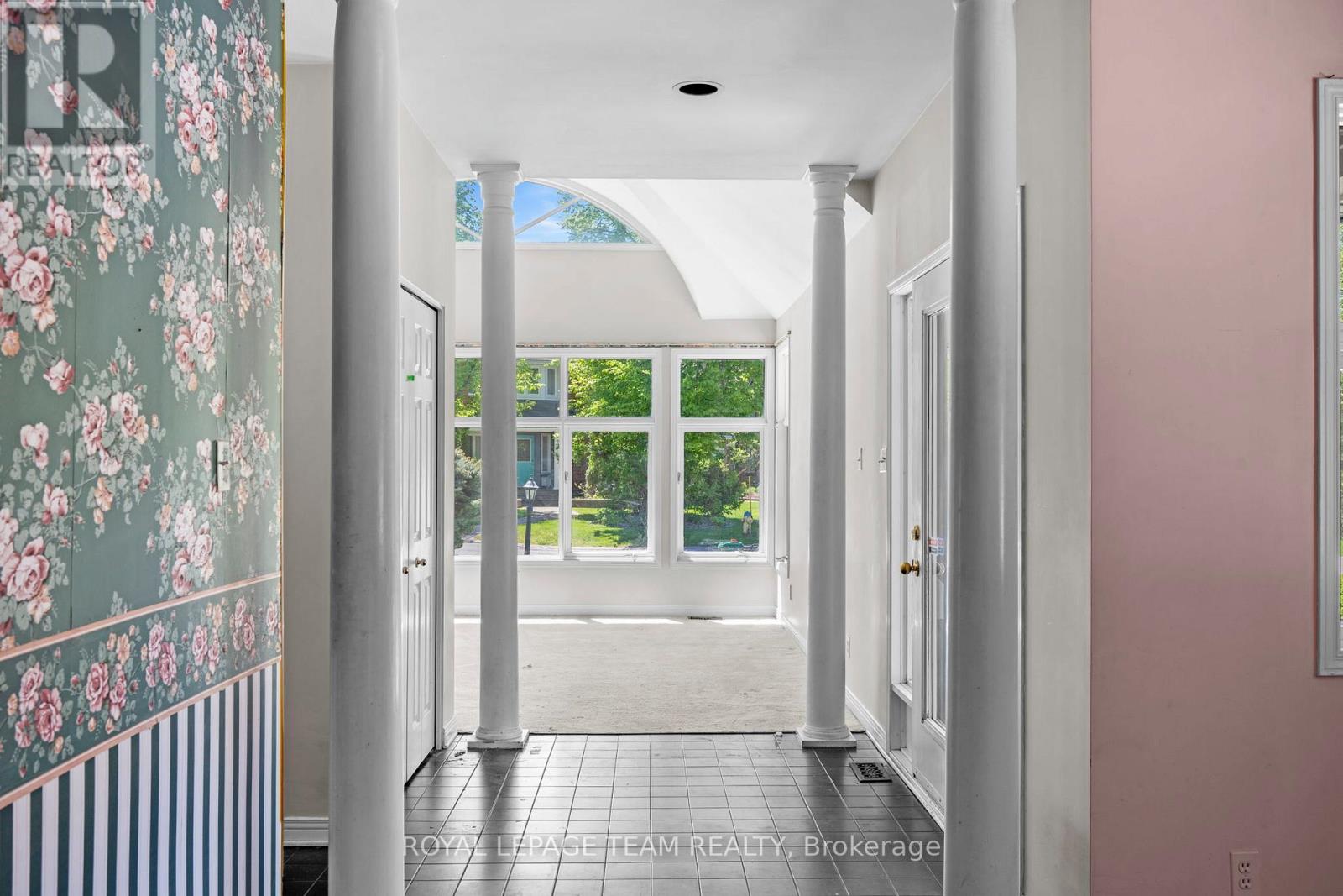 33 CASTLETHORPE CRESCENT - 6