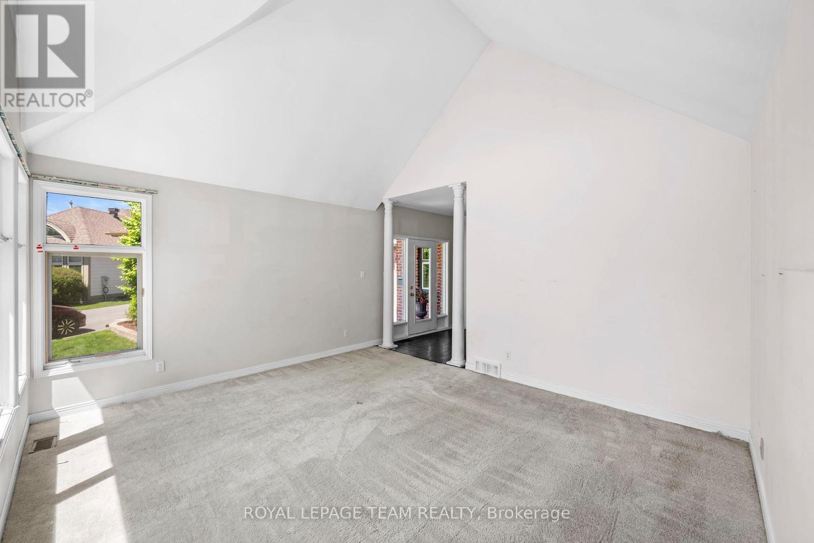 33 CASTLETHORPE CRESCENT - 8
