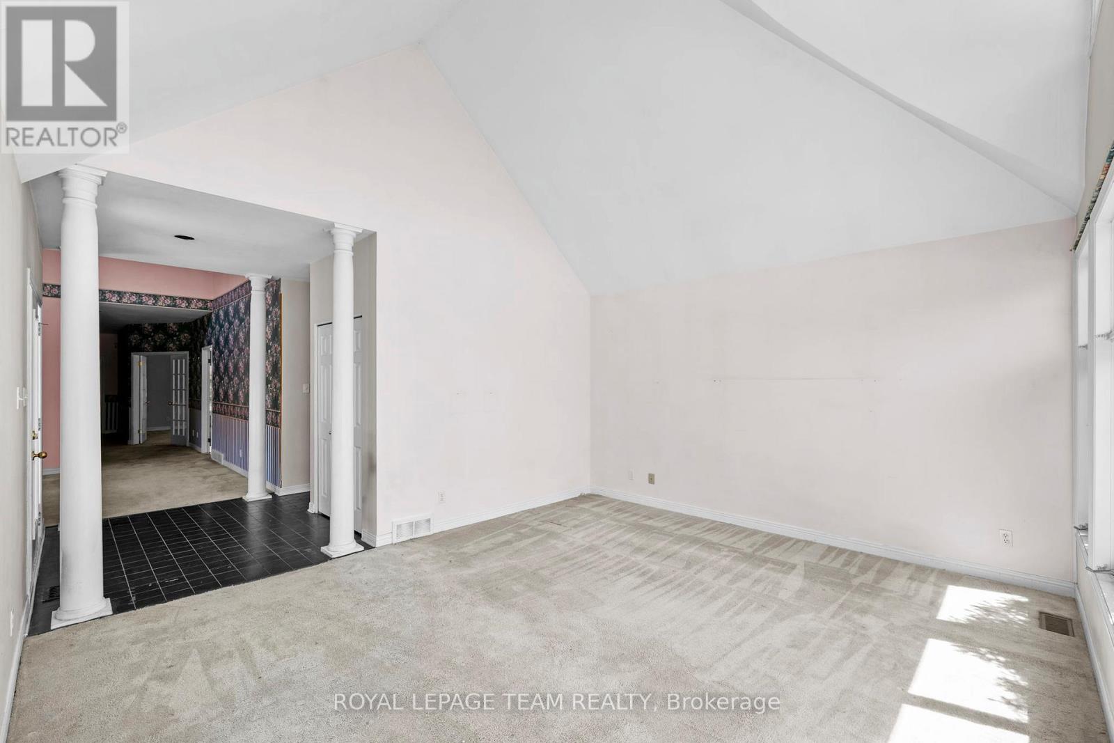 33 CASTLETHORPE CRESCENT - 9