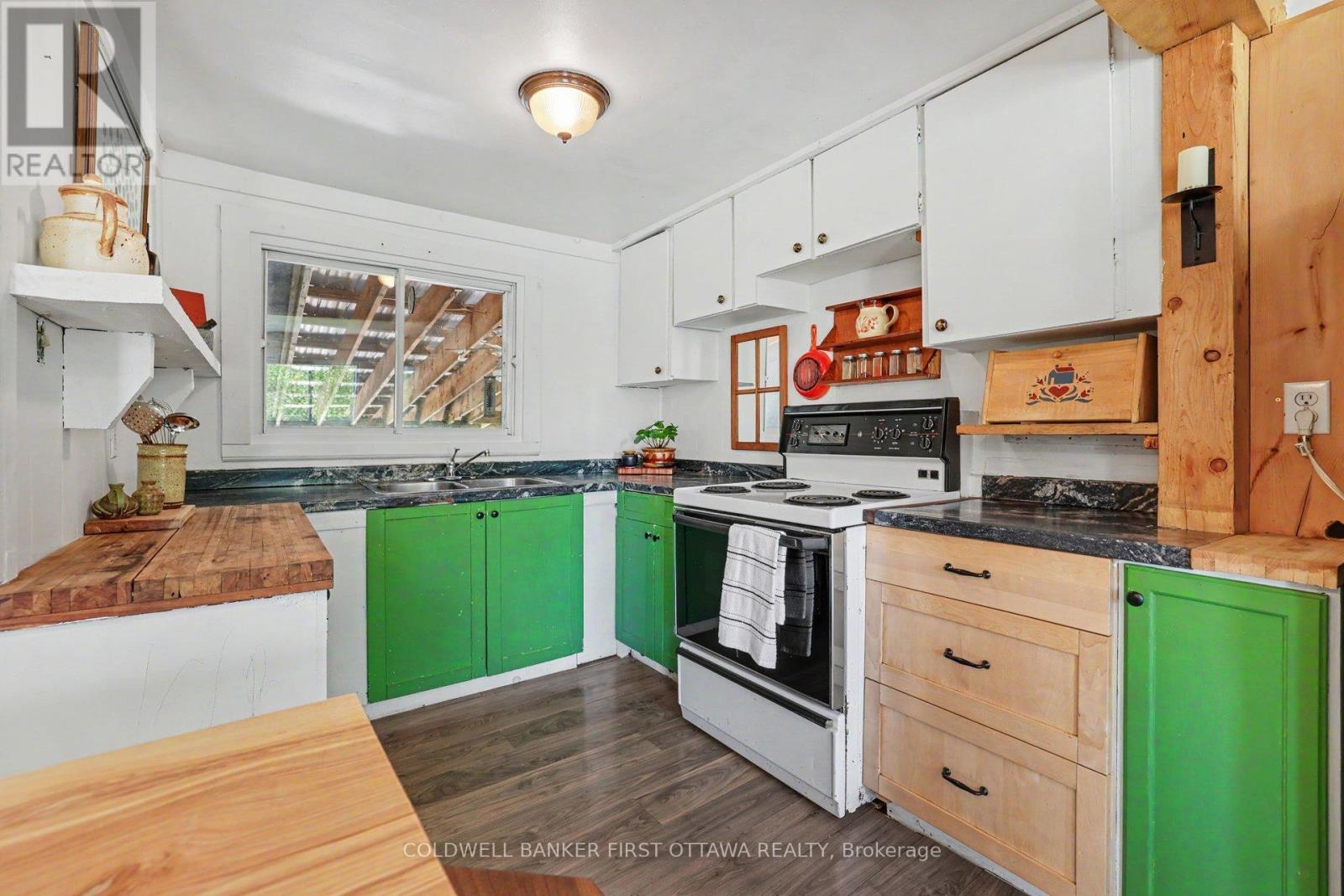 534 ANGLICAN CHURCH ROAD - 13