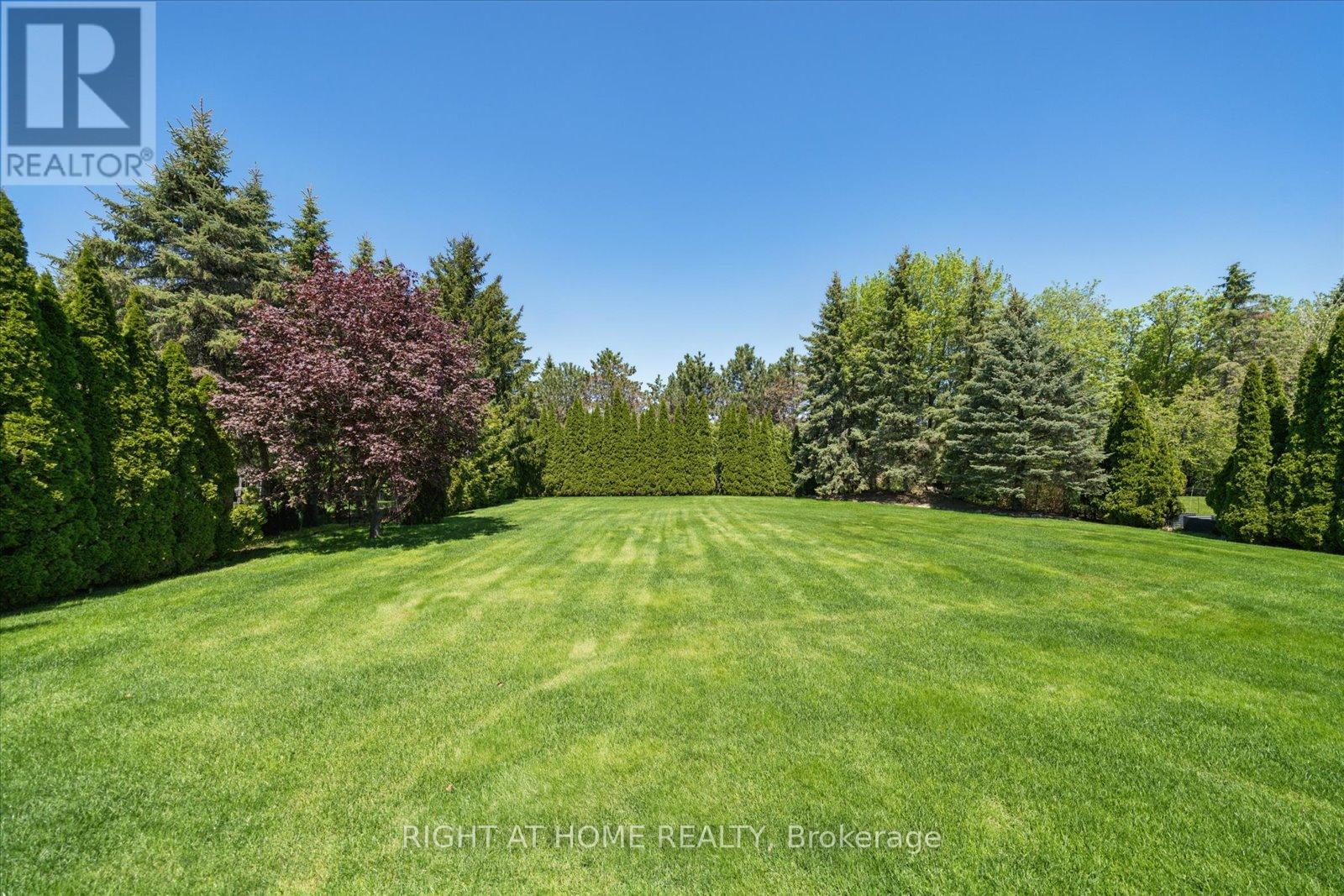 137 TREEGROVE CIRCLE - 42