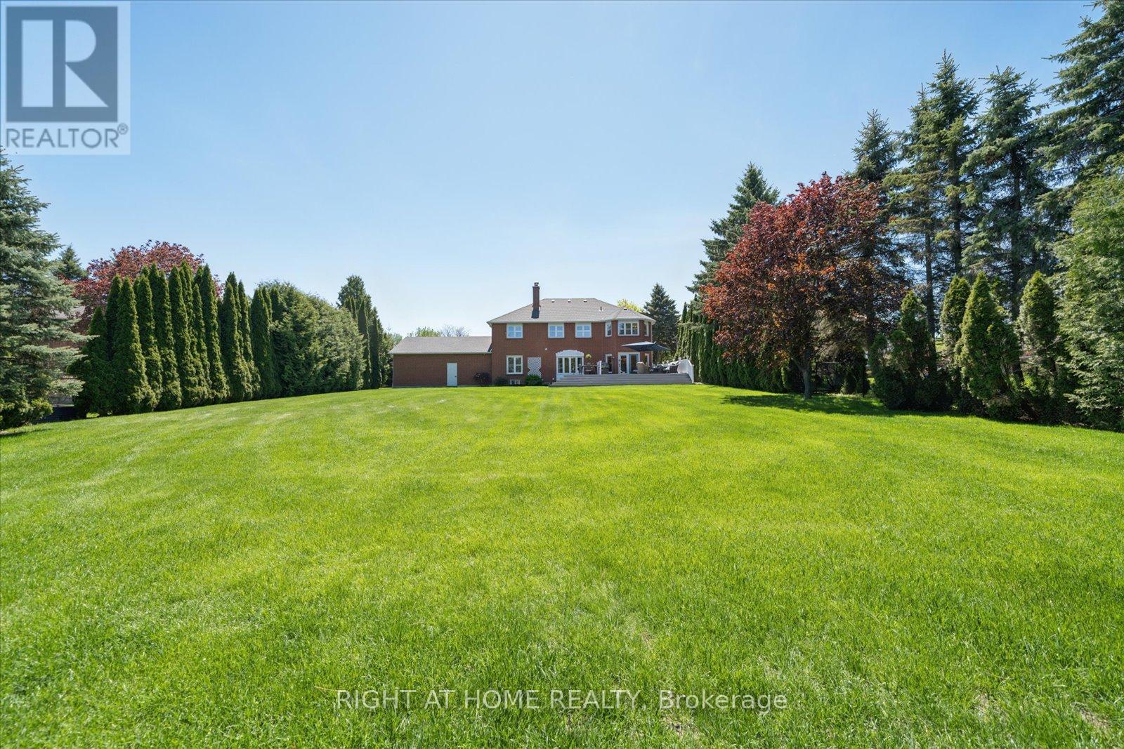 137 TREEGROVE CIRCLE - 41
