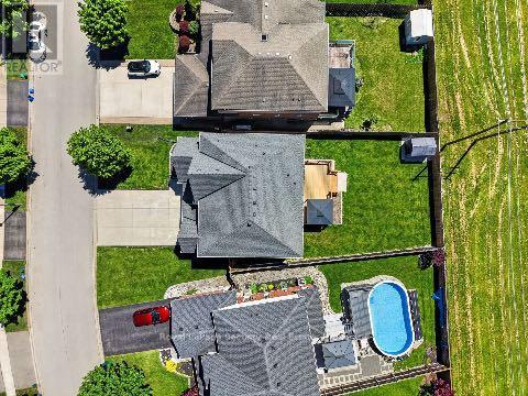 37 FREDONIA CRESCENT - 48