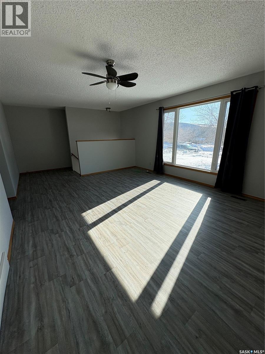 708 Qu'appelle AVENUE - 3