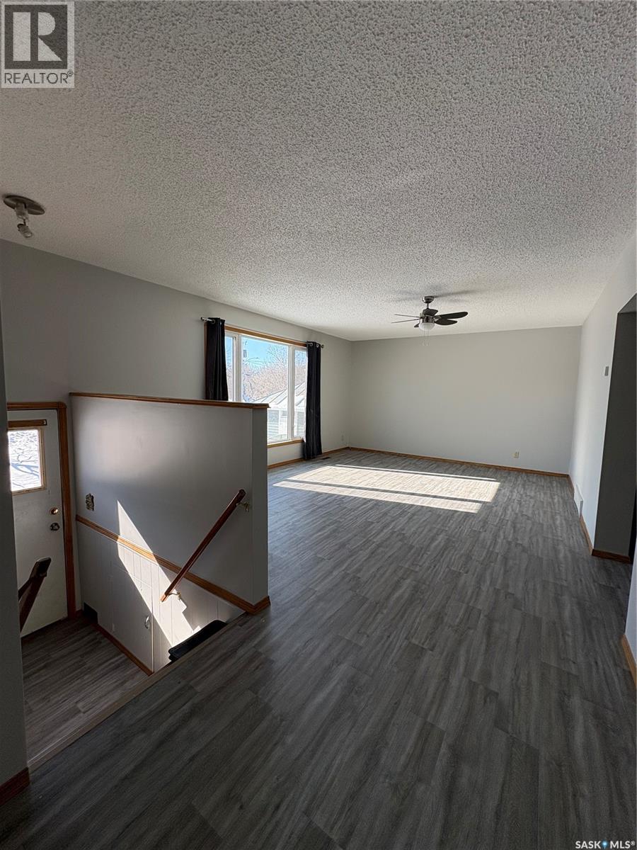 708 Qu'appelle AVENUE - 2