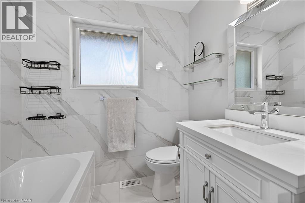 1 SANDRINGHAM Avenue, Hamilton, Ontario, L9C2H3 — Photo 8