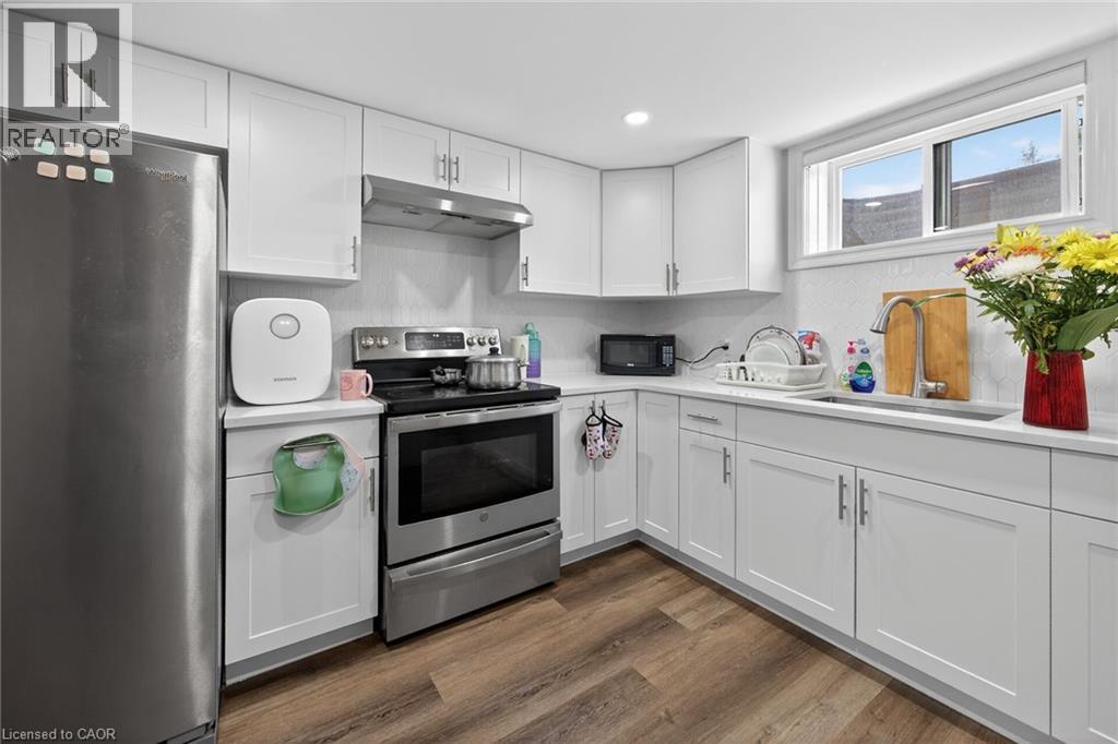 1 SANDRINGHAM Avenue, Hamilton, Ontario, L9C2H3 — Photo 4