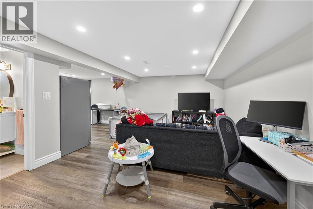1 SANDRINGHAM Avenue, Hamilton, Ontario, L9C2H3 — Photo 30