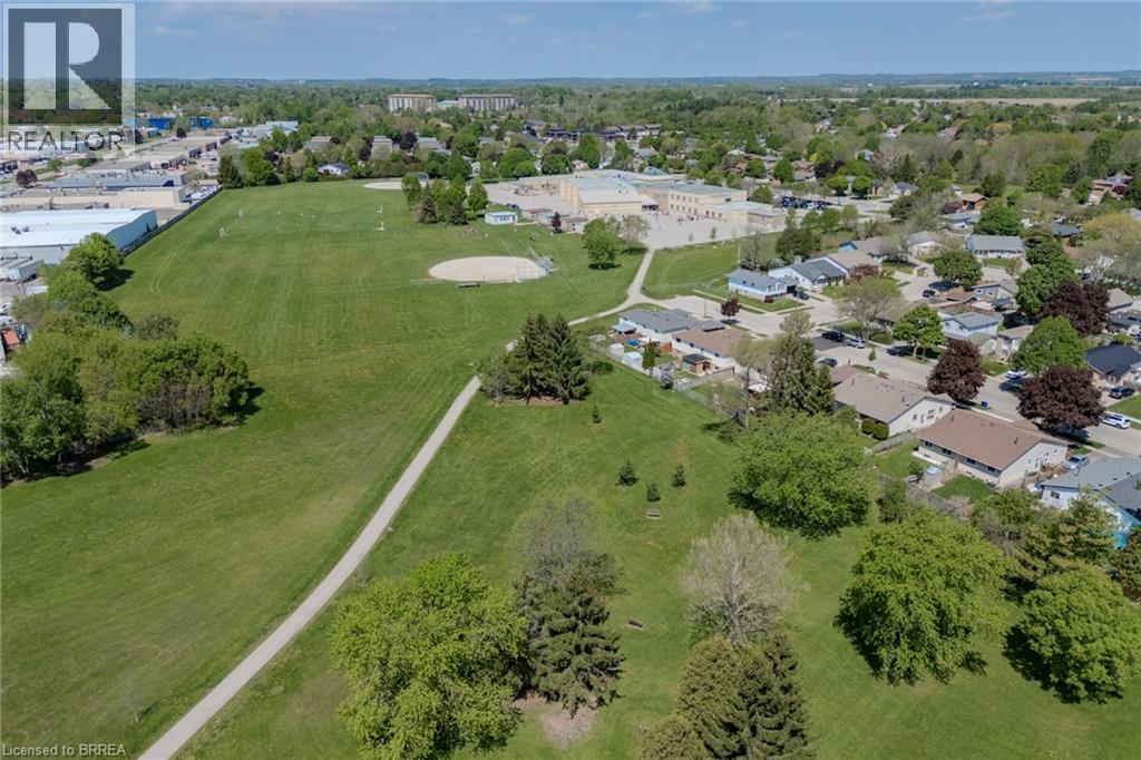 33 PALOMINO Drive, Brantford, Ontario, N3P1J6 — Photo 17