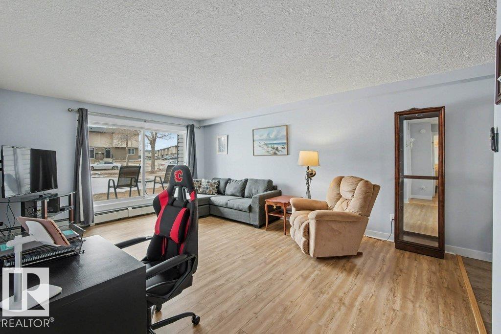 #102 15105 121 ST NW - 5
