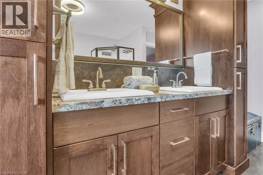 2373 HAZEN Road - 16