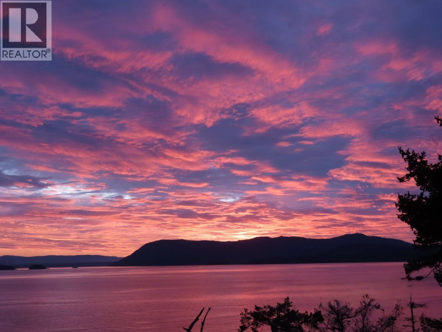 37189 SCHOONER WAY, Pender Island