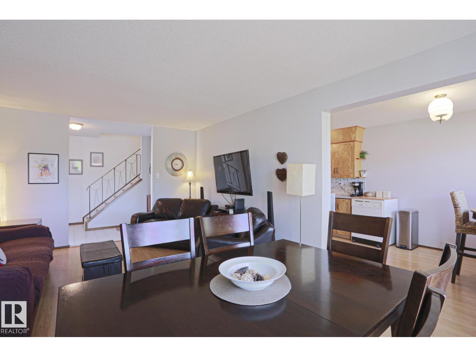 9324 80 AV NW - 11
