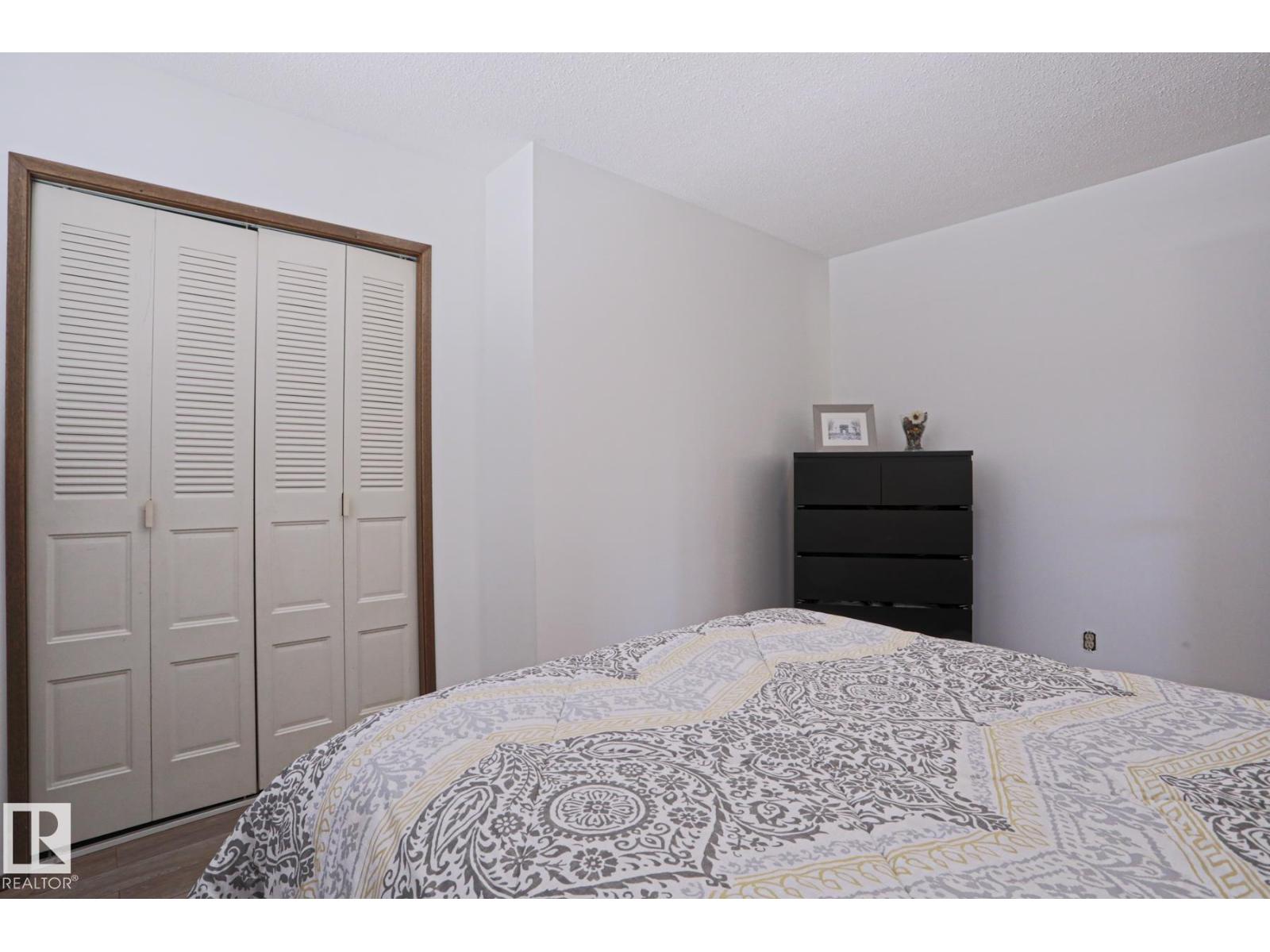 9324 80 AV NW - 31