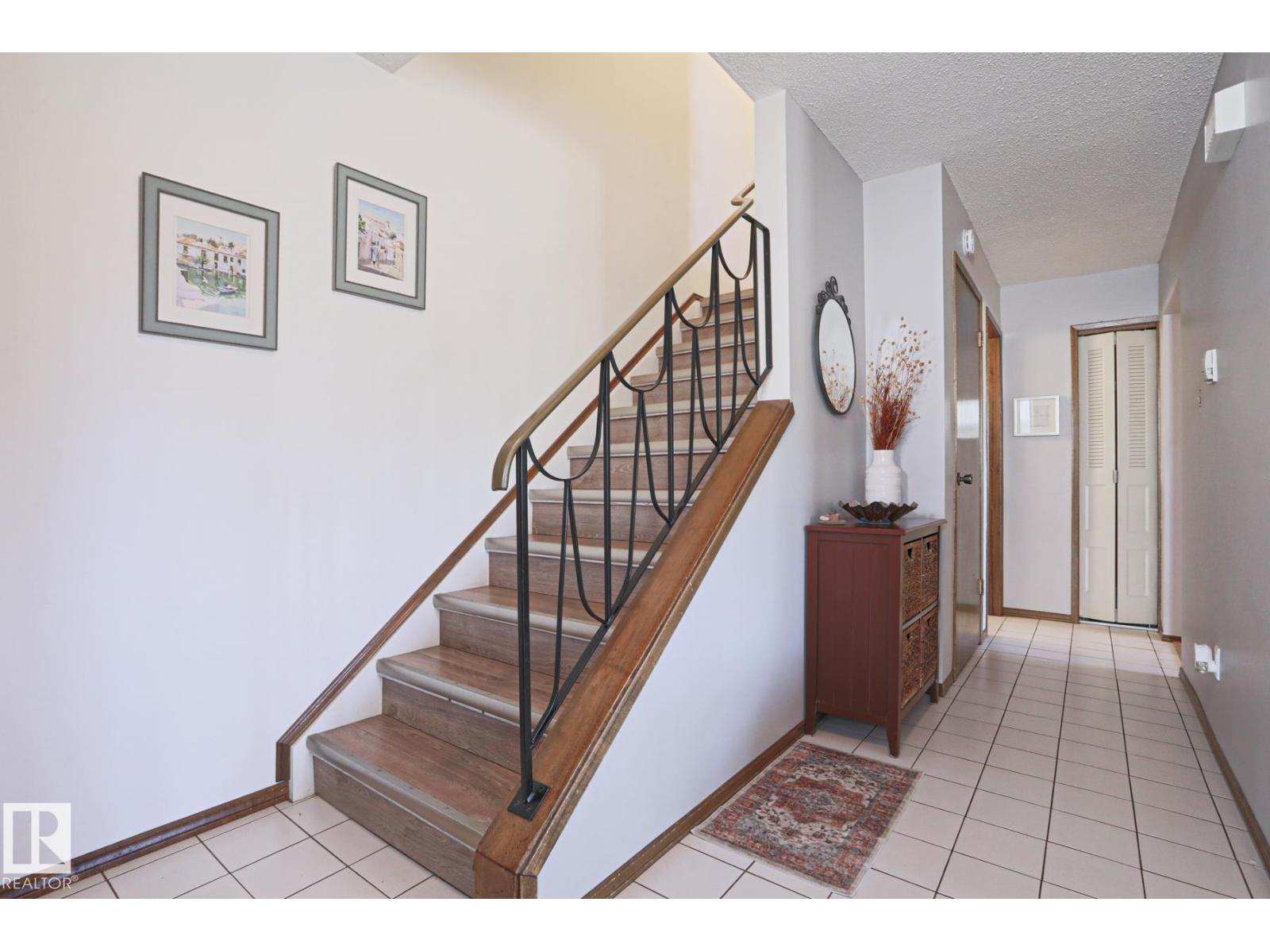 9324 80 AV NW - 4