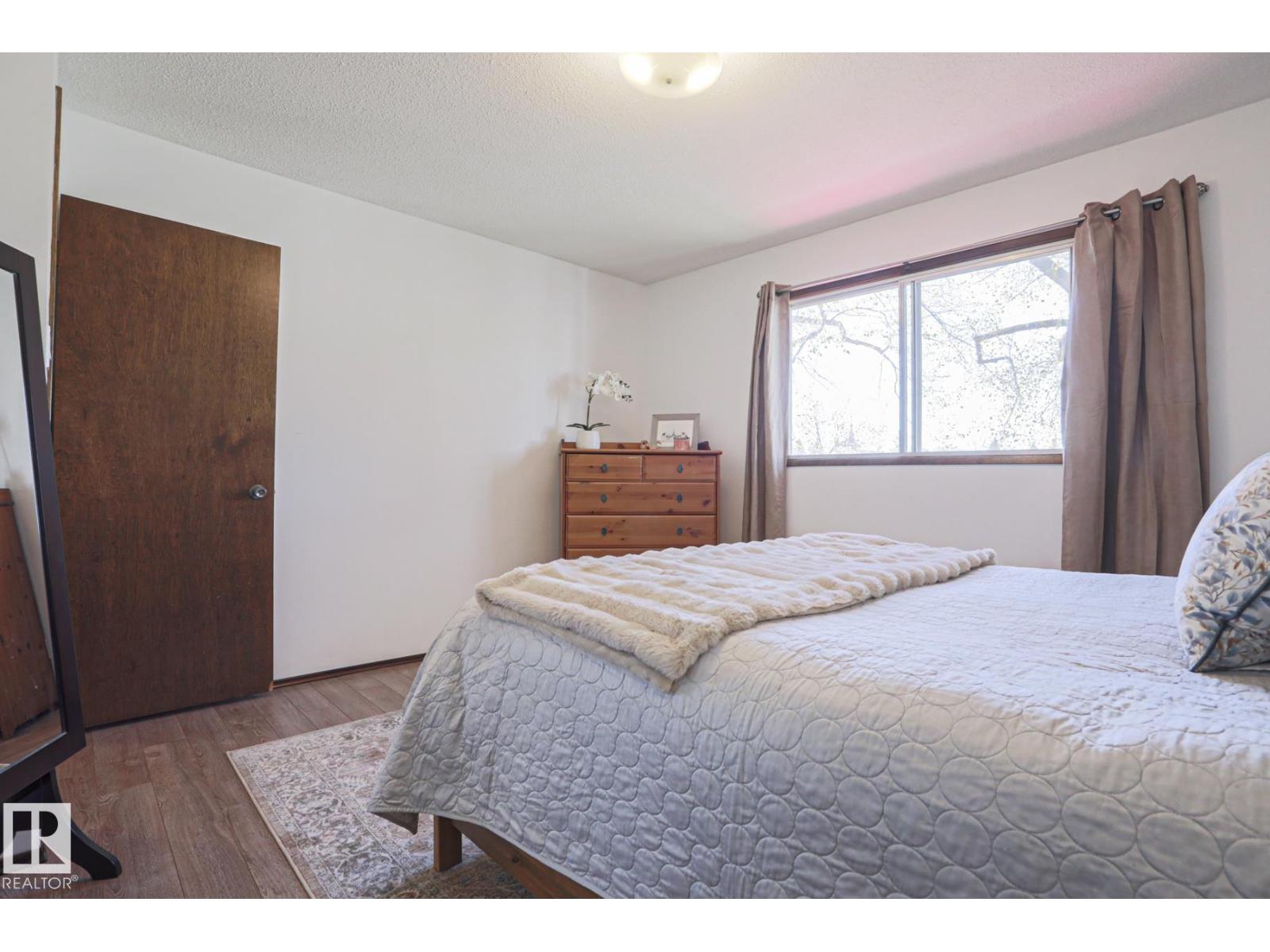 9324 80 AV NW - 27