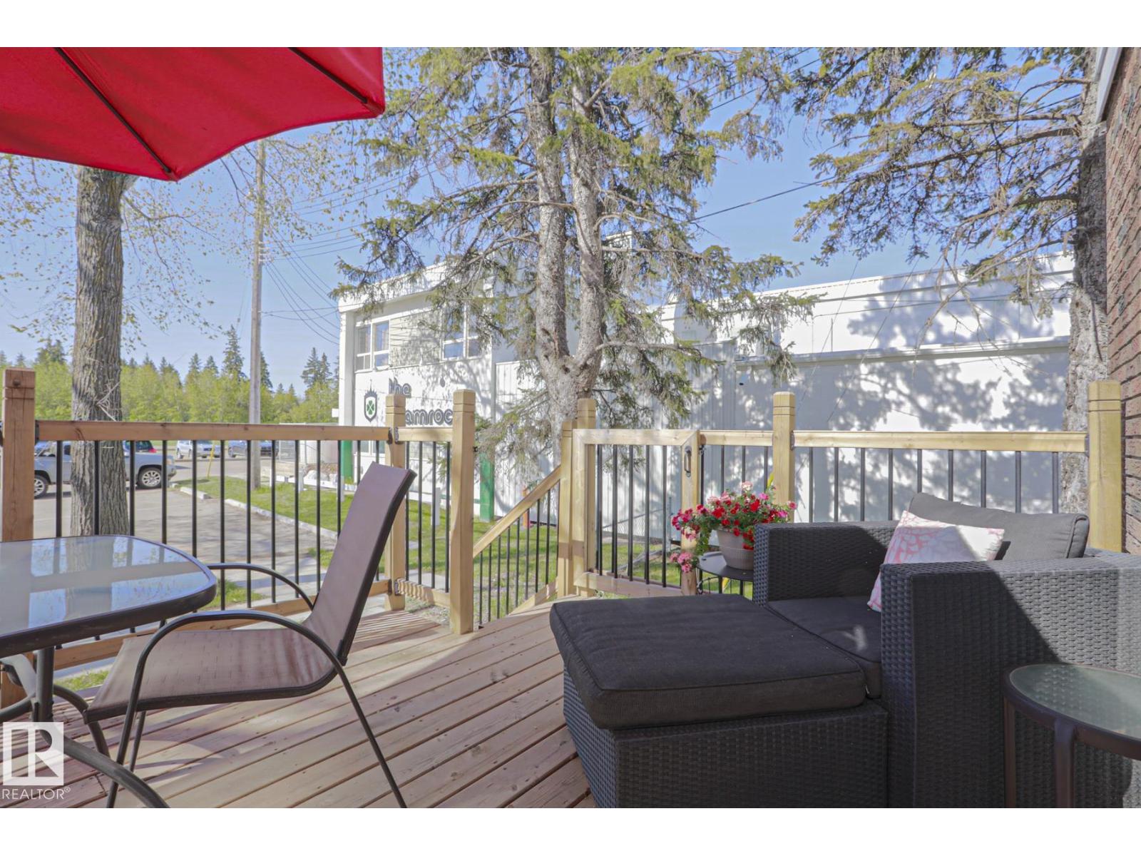 9324 80 AV NW - 38