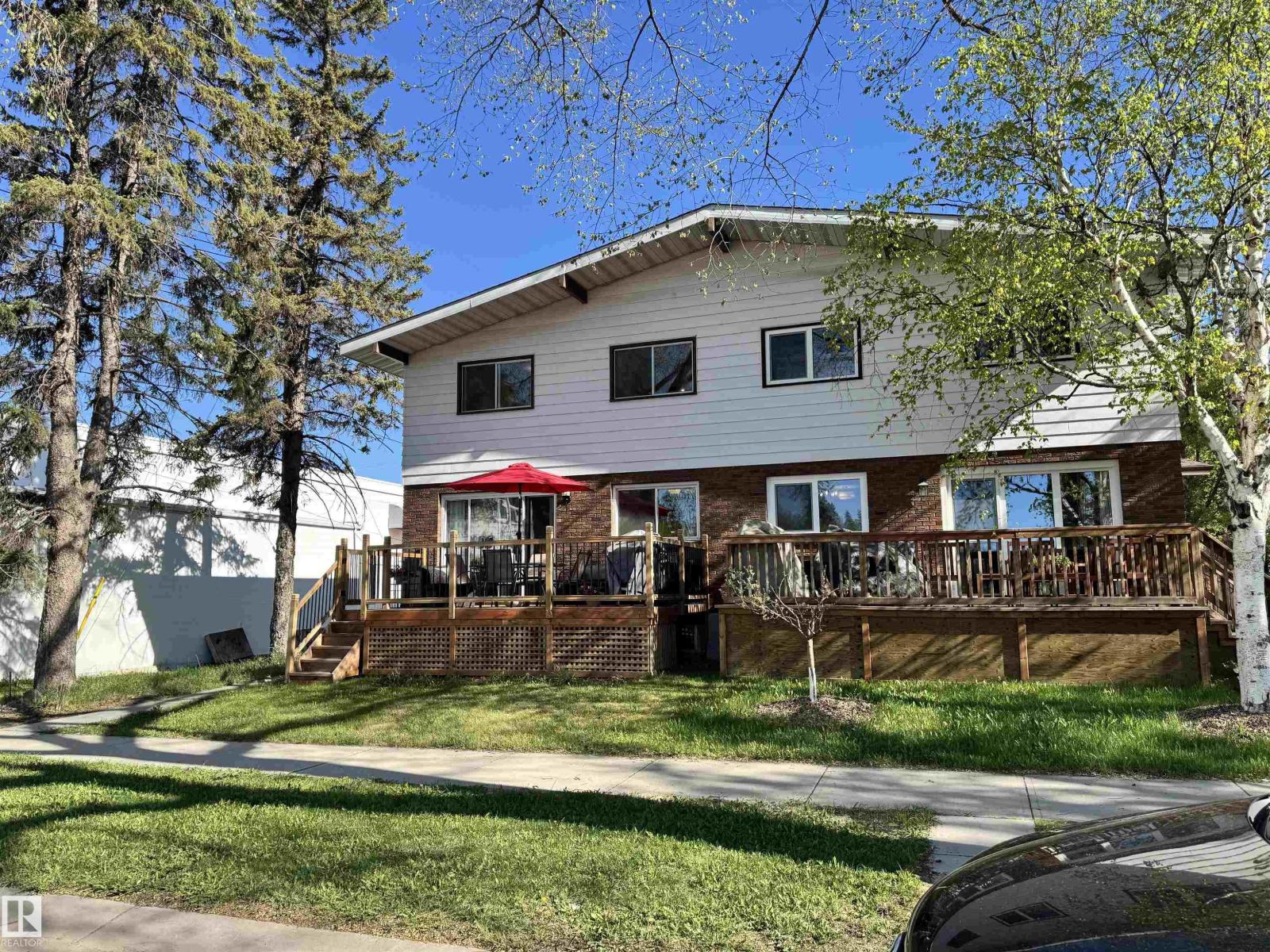 9324 80 AV NW - 44