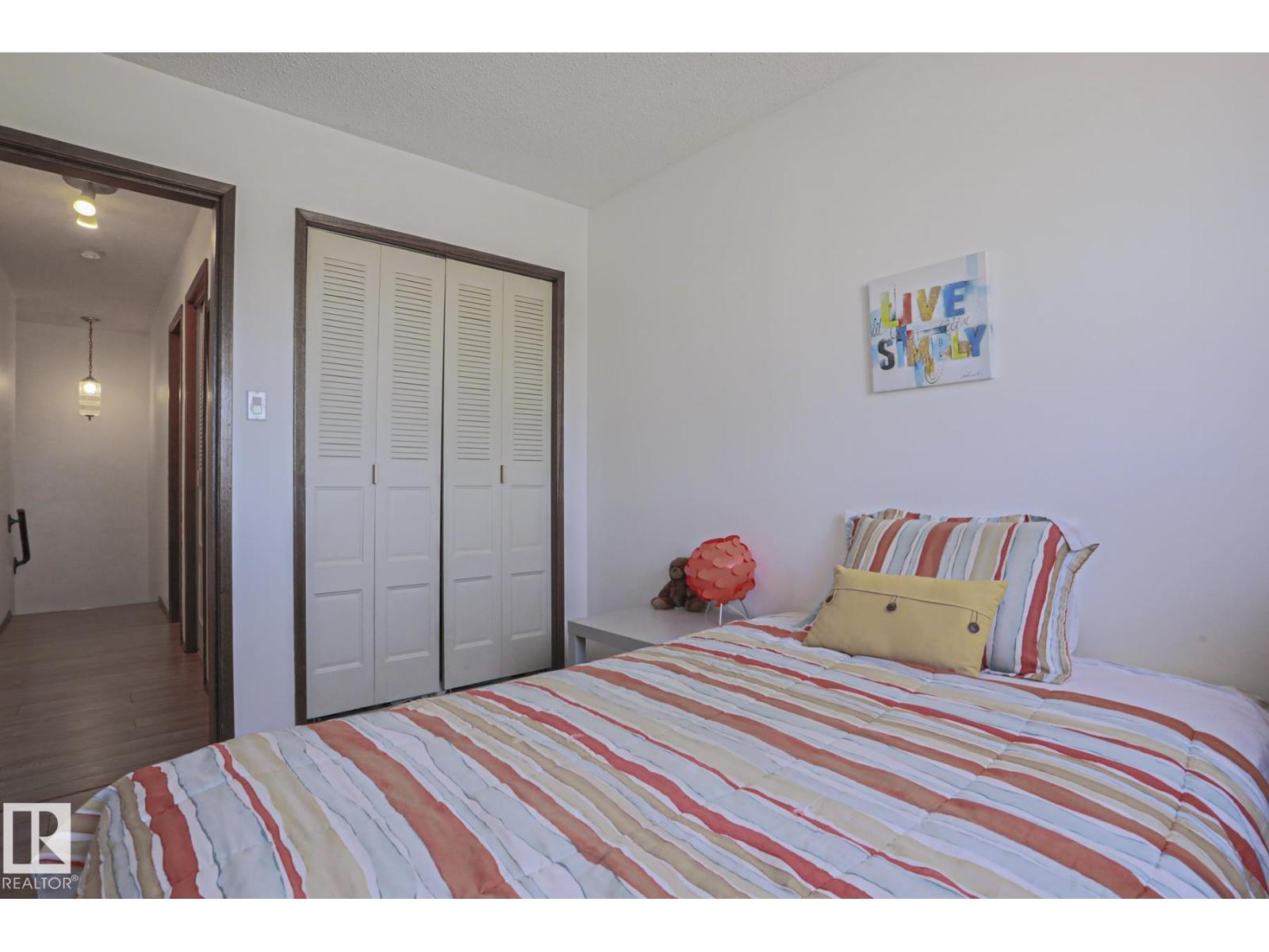 9324 80 AV NW - 34