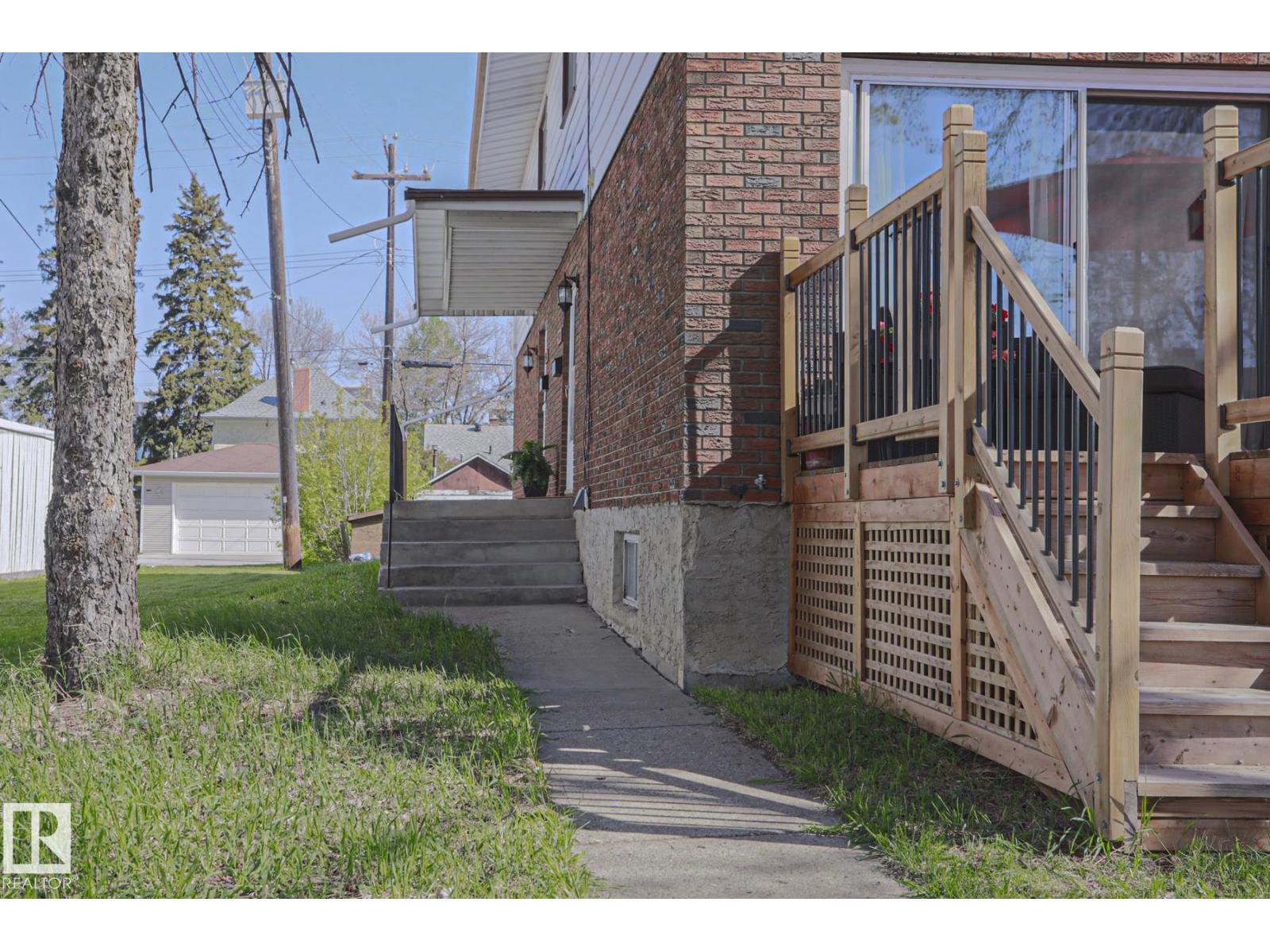 9324 80 AV NW - 35