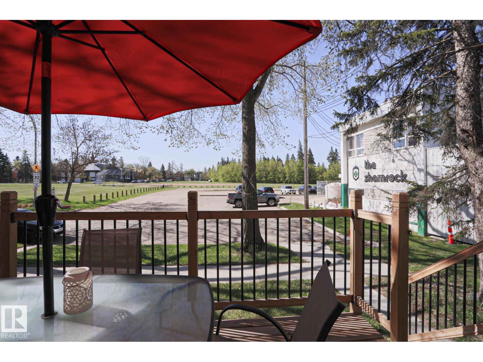 9324 80 AV NW - 39