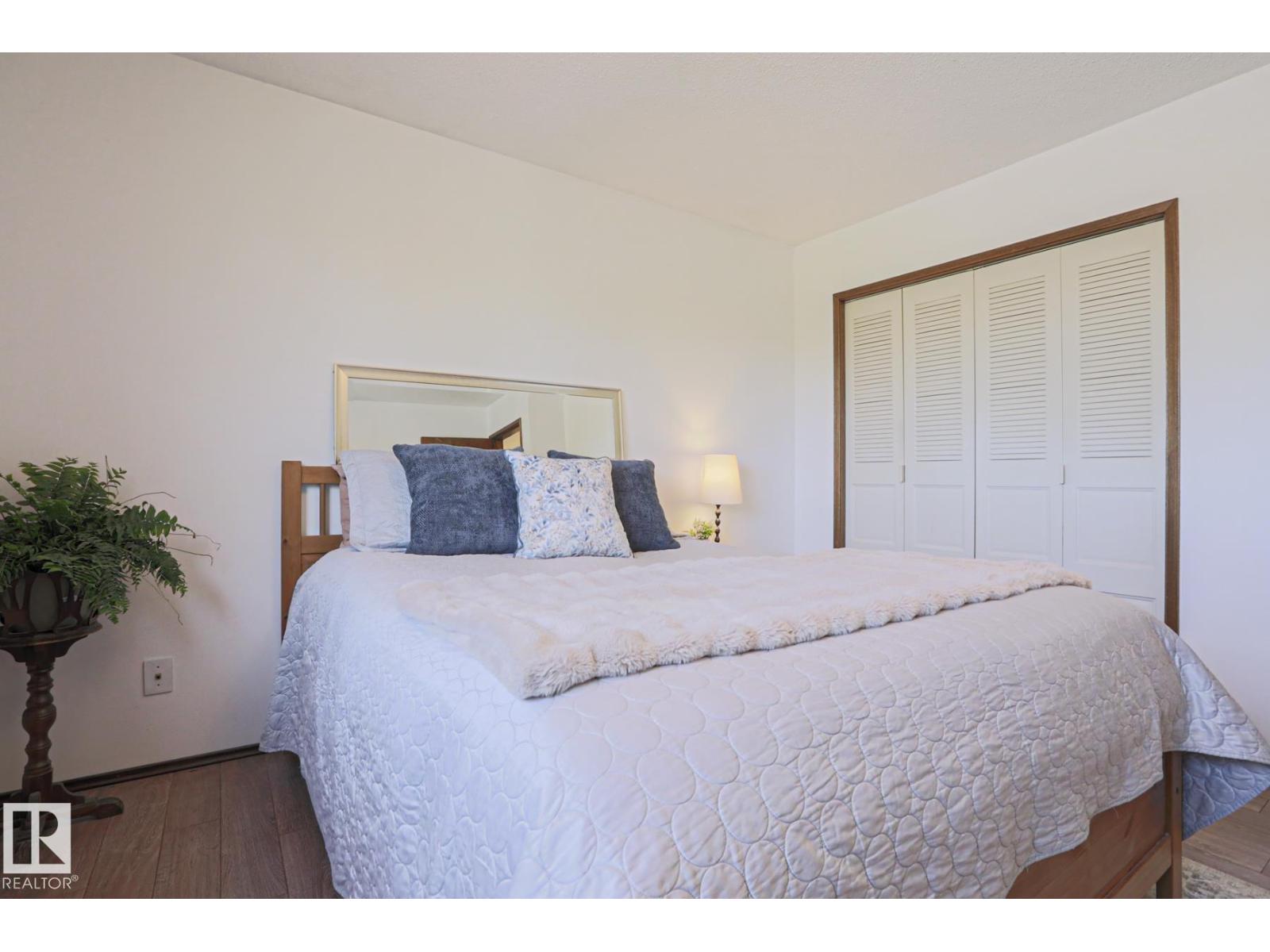9324 80 AV NW - 25