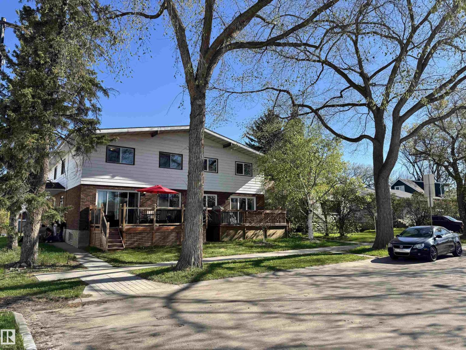 9324 80 AV NW - 45