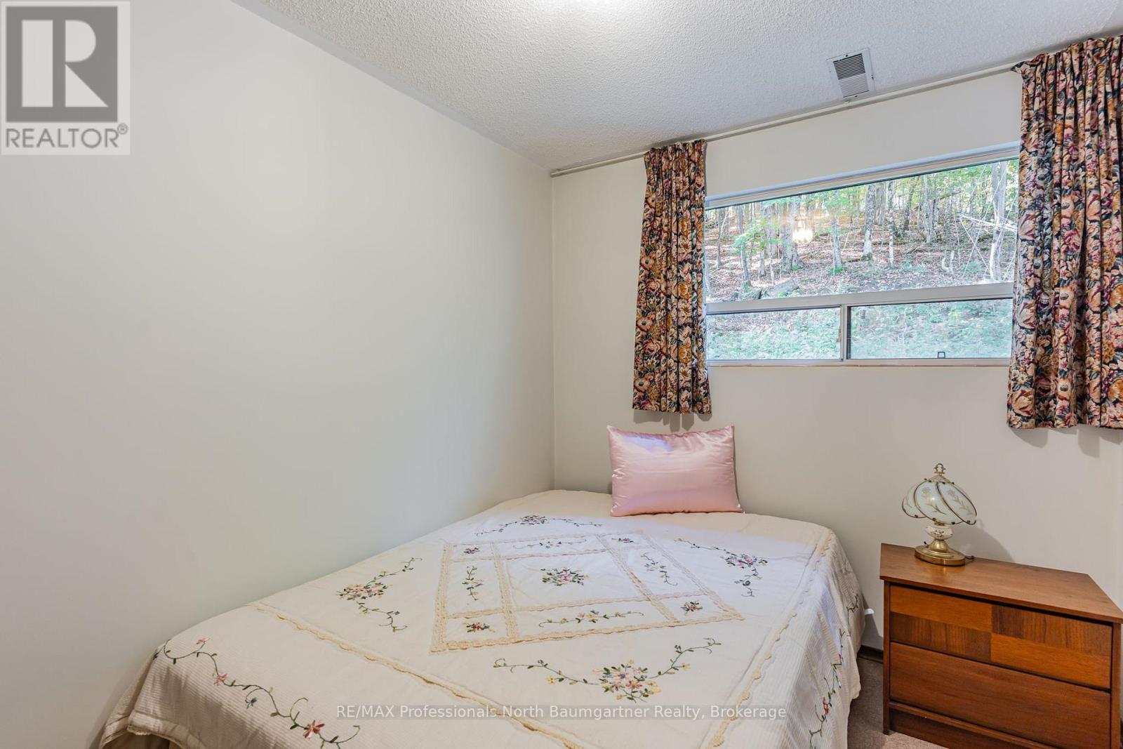 1566 WEST SETTLEMENT ROAD - 15