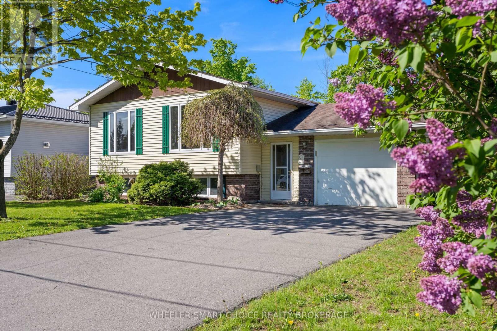 37 DICKINSON DRIVE - 1