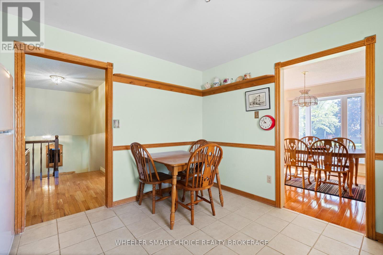 37 DICKINSON DRIVE - 16