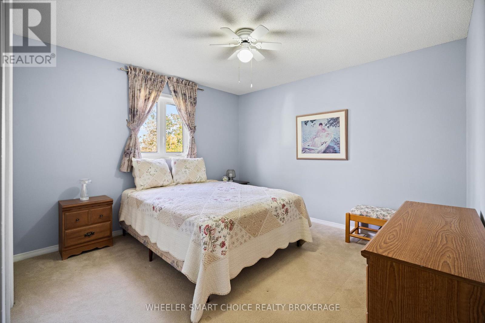 37 DICKINSON DRIVE - 21