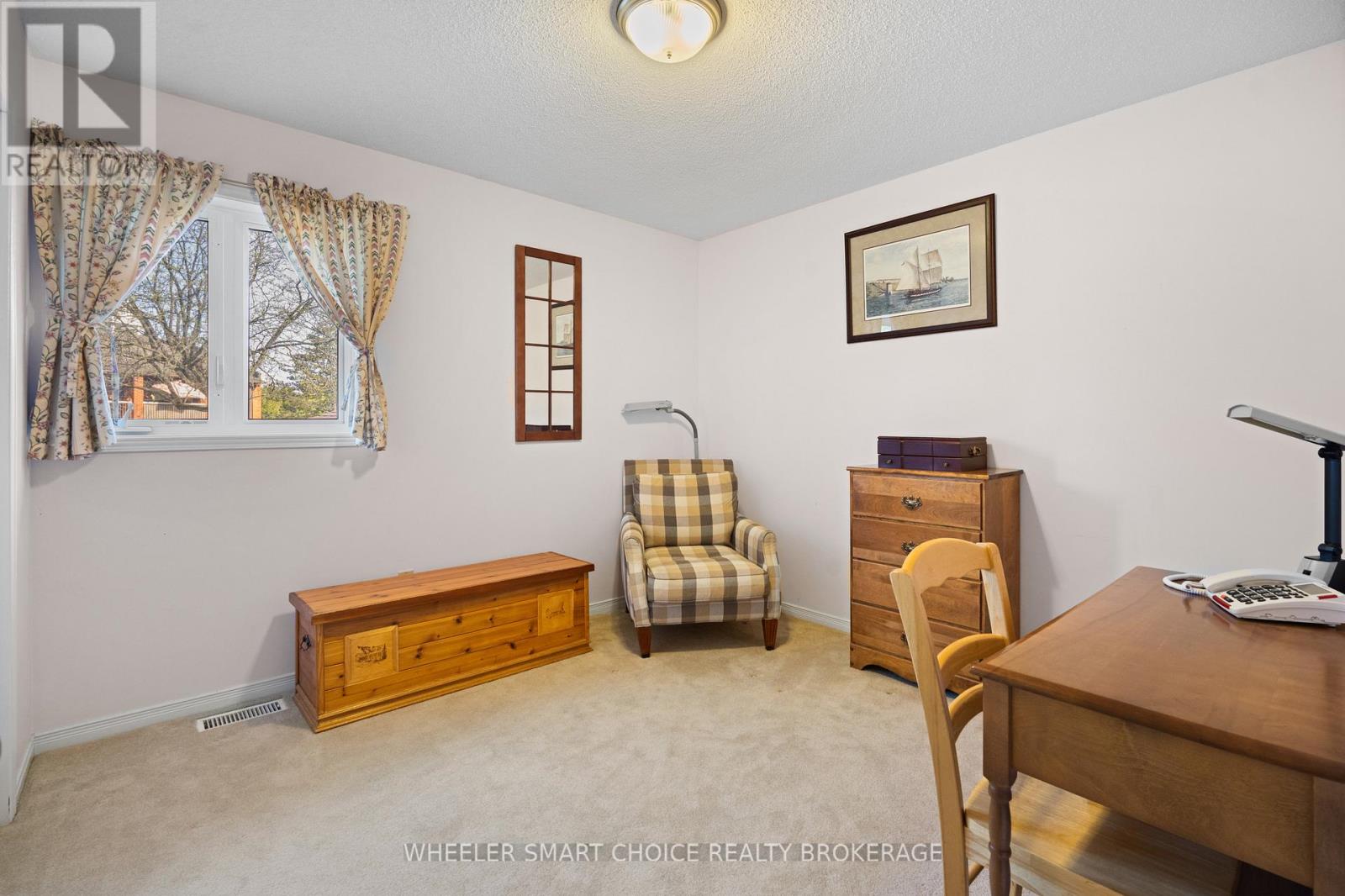 37 DICKINSON DRIVE - 23