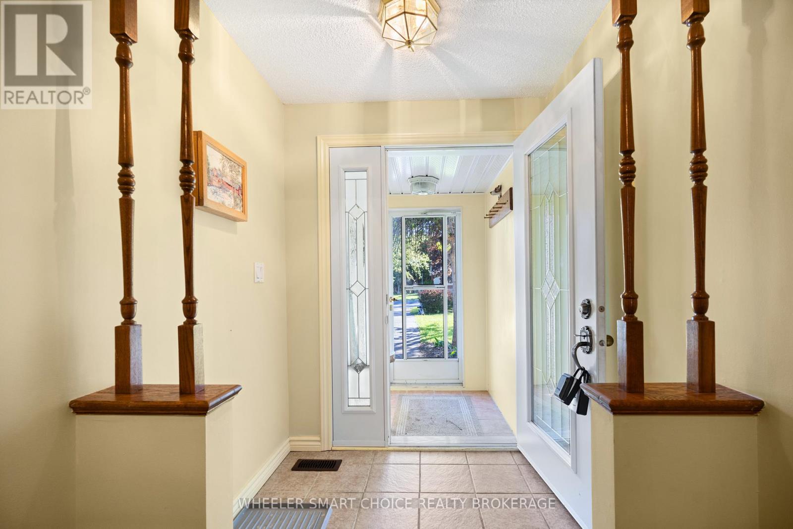 37 DICKINSON DRIVE - 3