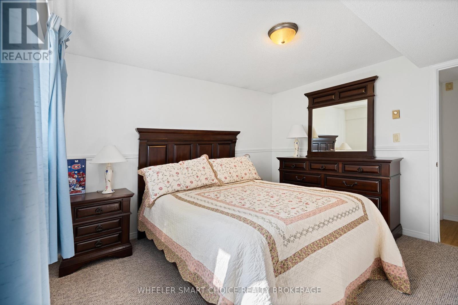 37 DICKINSON DRIVE - 32