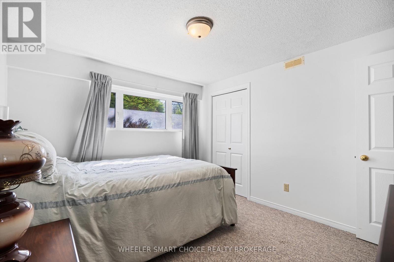 37 DICKINSON DRIVE - 34