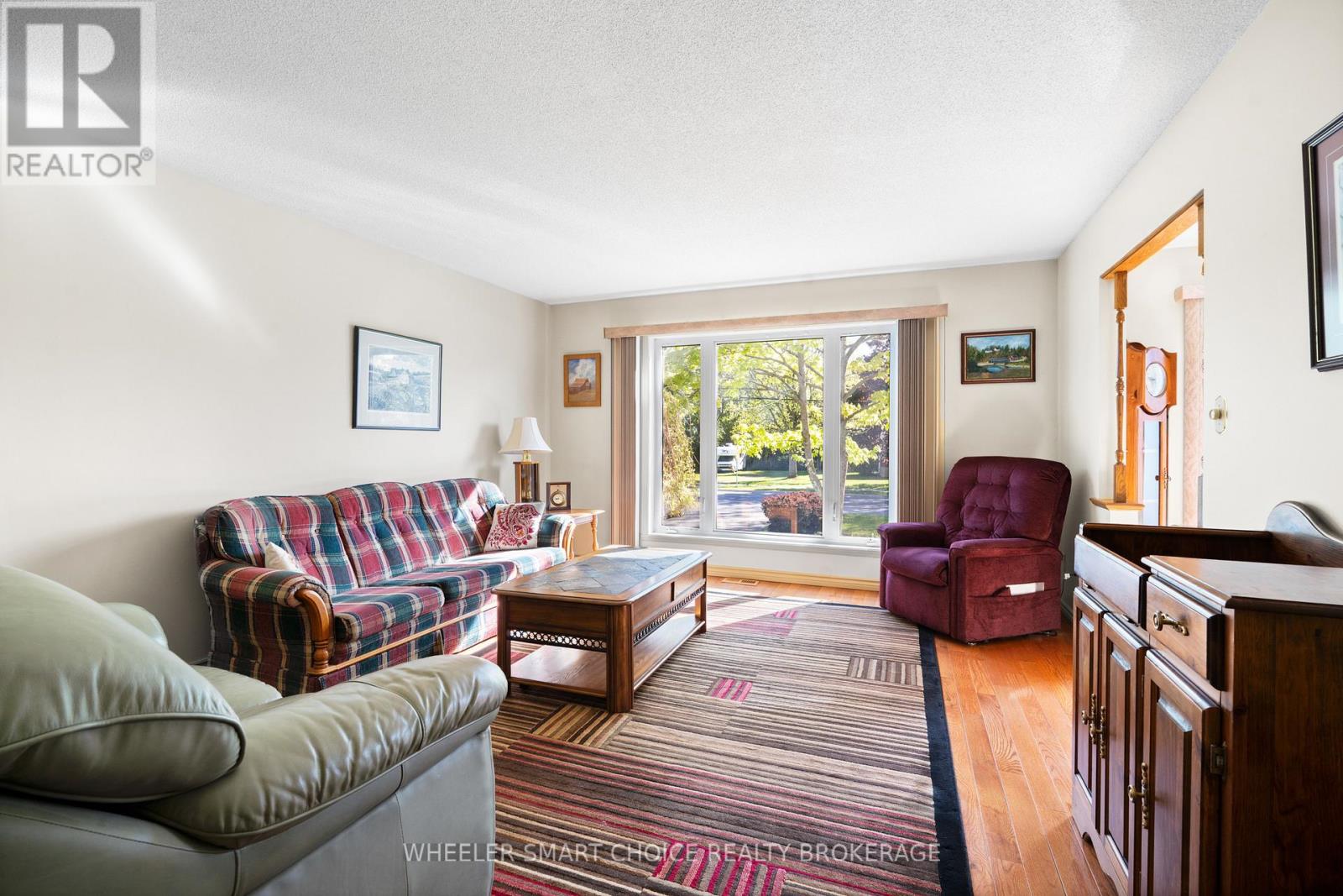37 DICKINSON DRIVE - 5