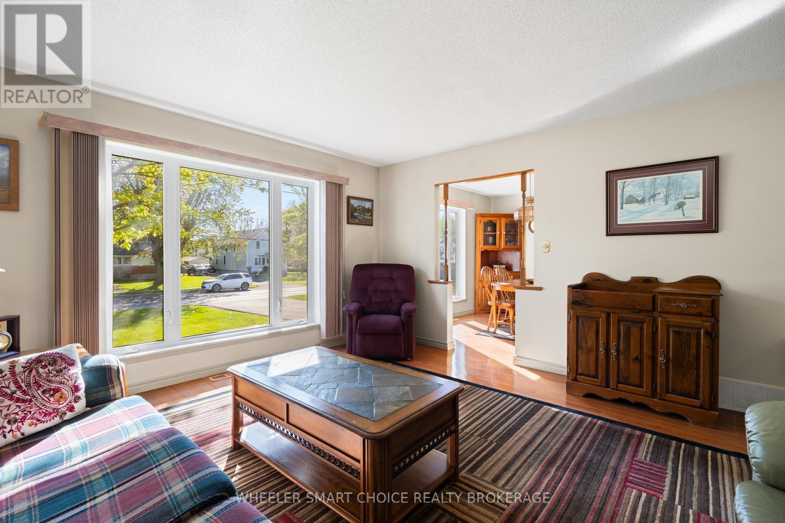 37 DICKINSON DRIVE - 7